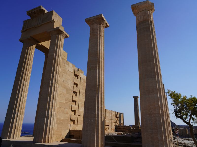 Things to Avoid at Lindos Acropolis